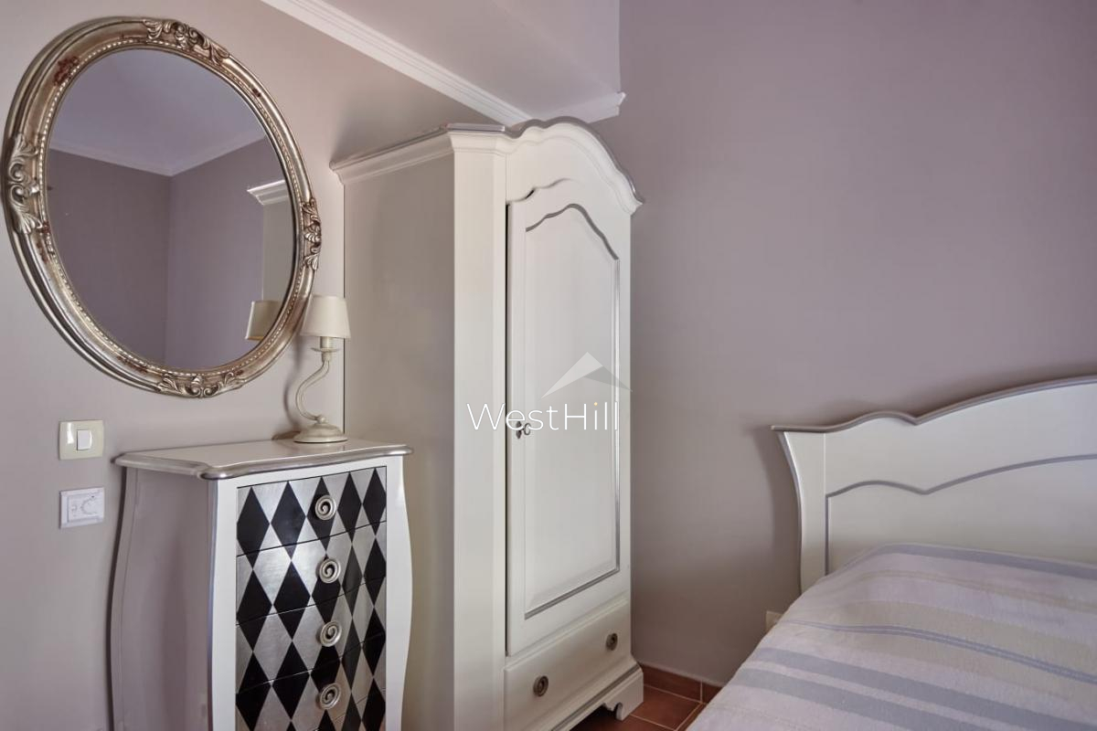 Wohnung mit Meerblick in privater Anlage mit Pool