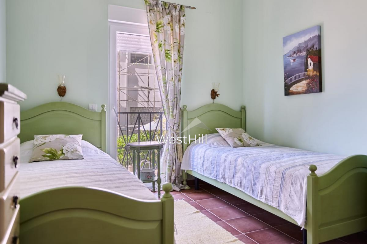 Wohnung mit Meerblick in privater Anlage mit Pool