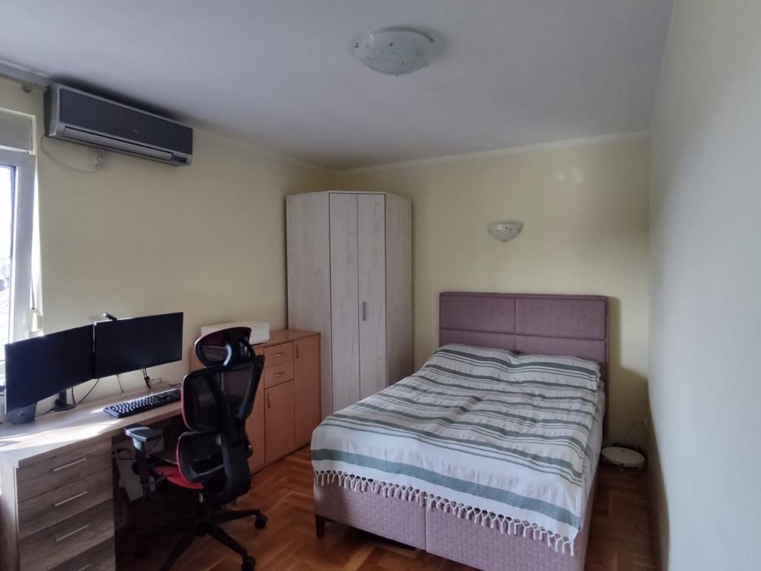 Apartment with parking space for sale in Podgorica.