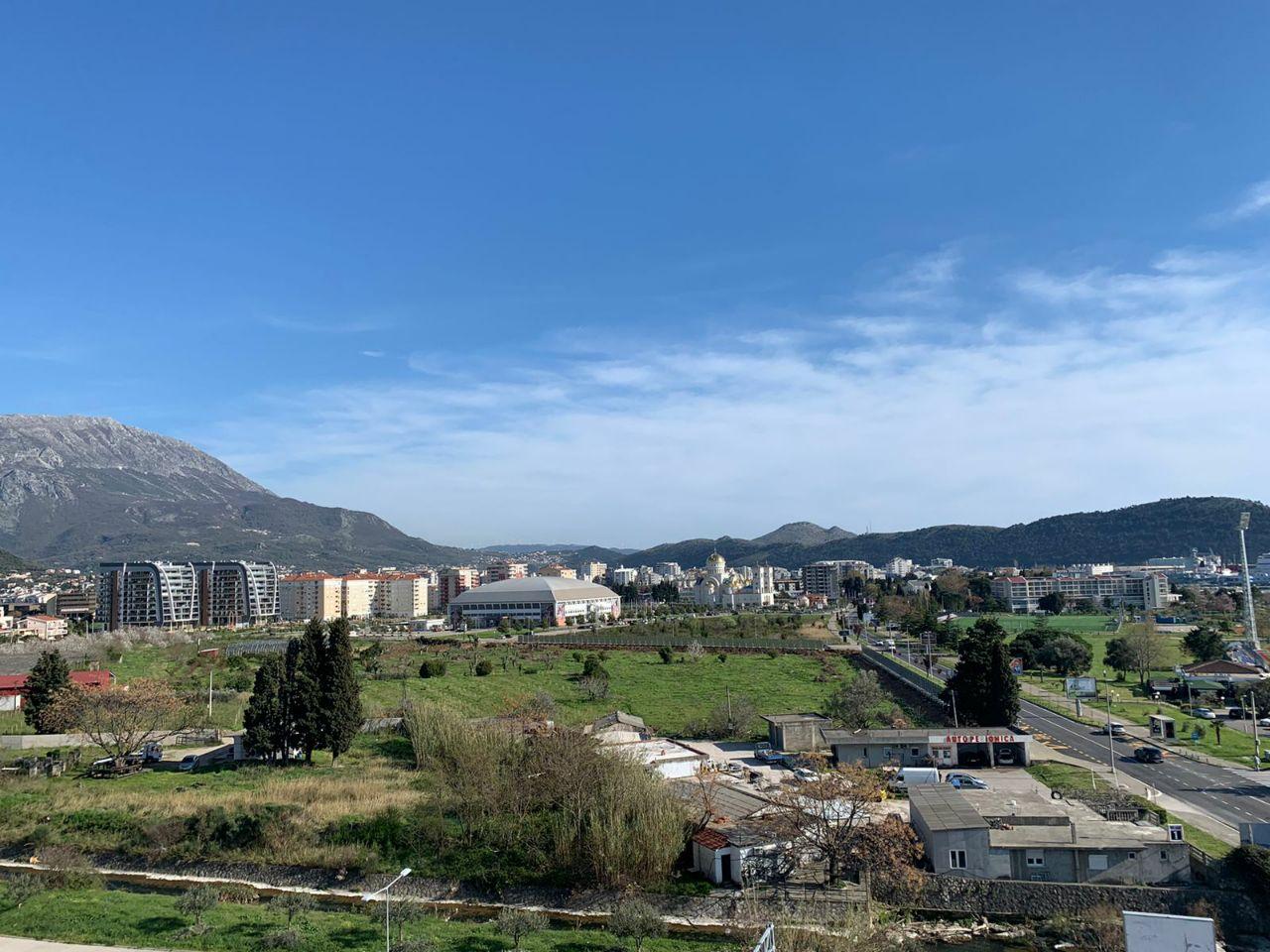 Apartman sa pogledom na more i đakuzijem samo 50m od Jadranskog mora!