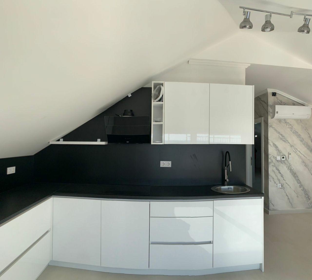 Apartman sa pogledom na more i đakuzijem samo 50m od Jadranskog mora!