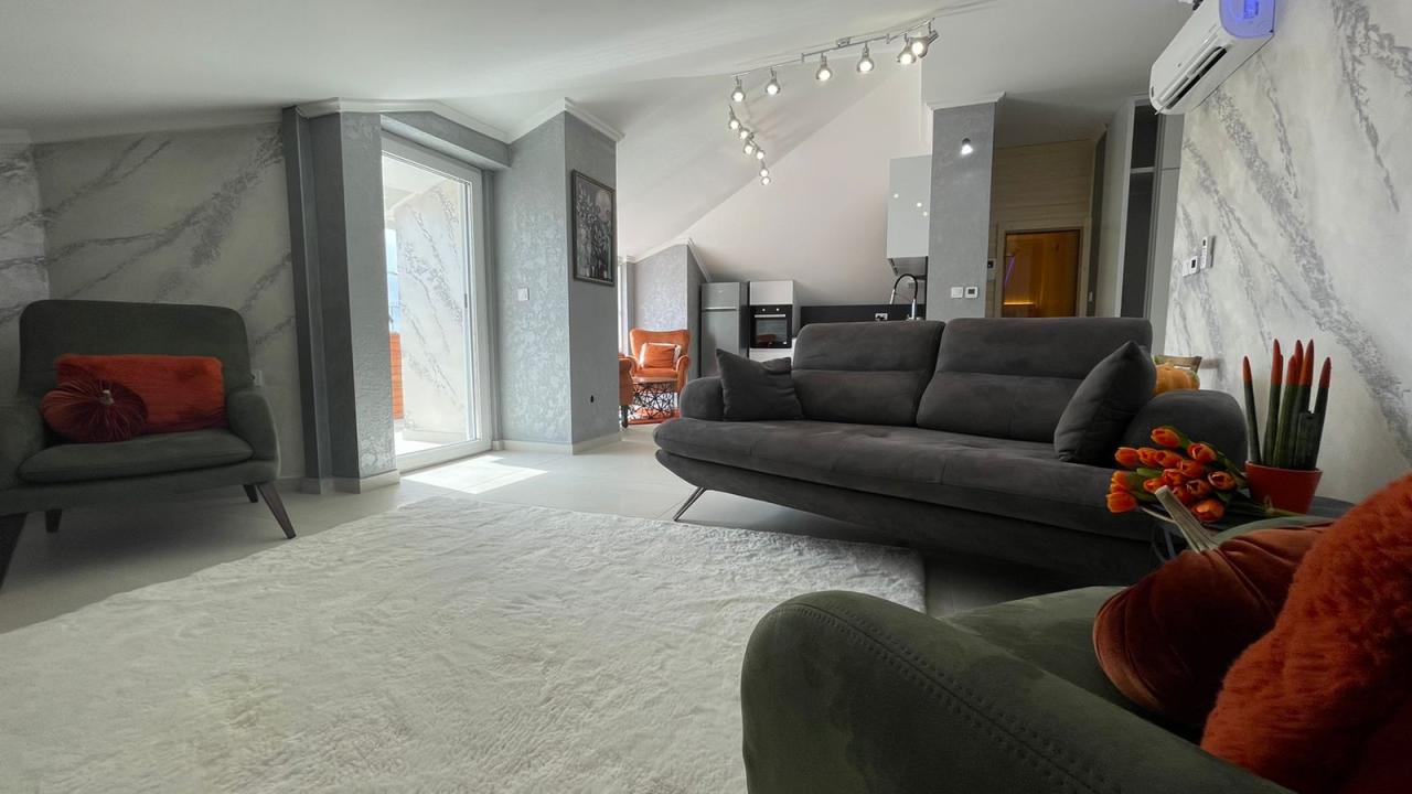 Apartman sa pogledom na more i đakuzijem samo 50m od Jadranskog mora!