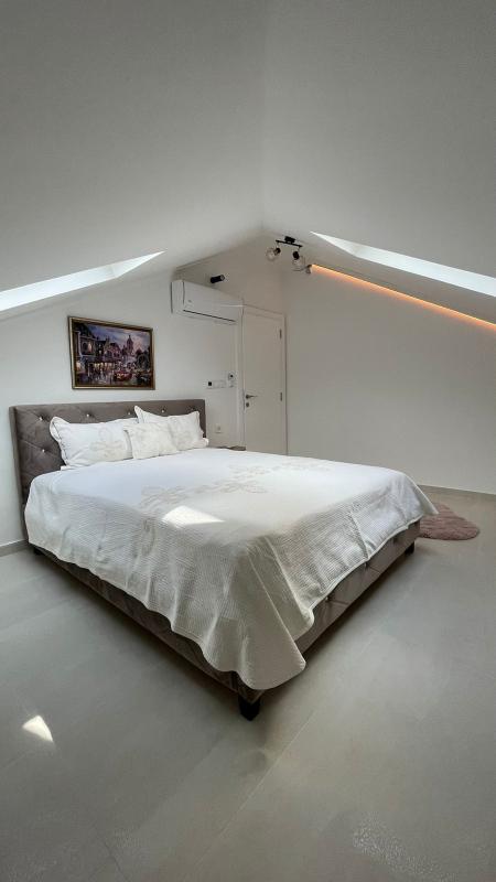 Apartman sa pogledom na more i đakuzijem samo 50m od Jadranskog mora!