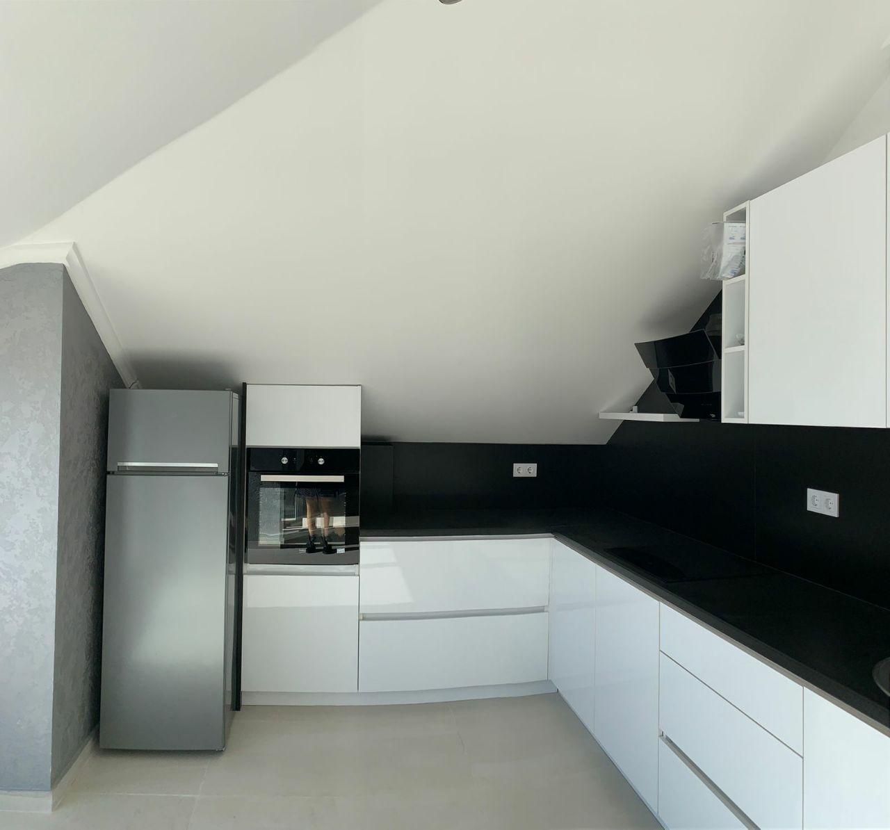 Apartman sa pogledom na more i đakuzijem samo 50m od Jadranskog mora!