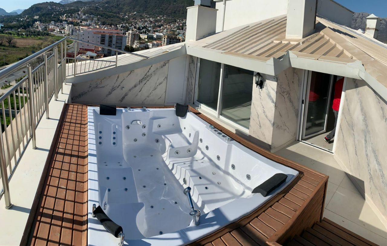 Apartman sa pogledom na more i đakuzijem samo 50m od Jadranskog mora!
