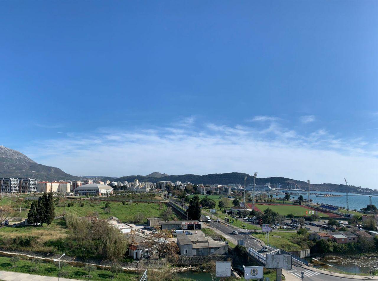 Apartman sa pogledom na more i đakuzijem samo 50m od Jadranskog mora!