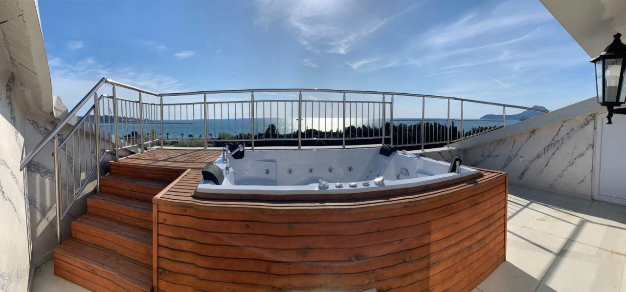 Apartman sa pogledom na more i đakuzijem samo 50m od Jadranskog mora!