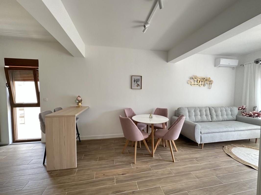 Apartment with sea view for sale in Đenovići.