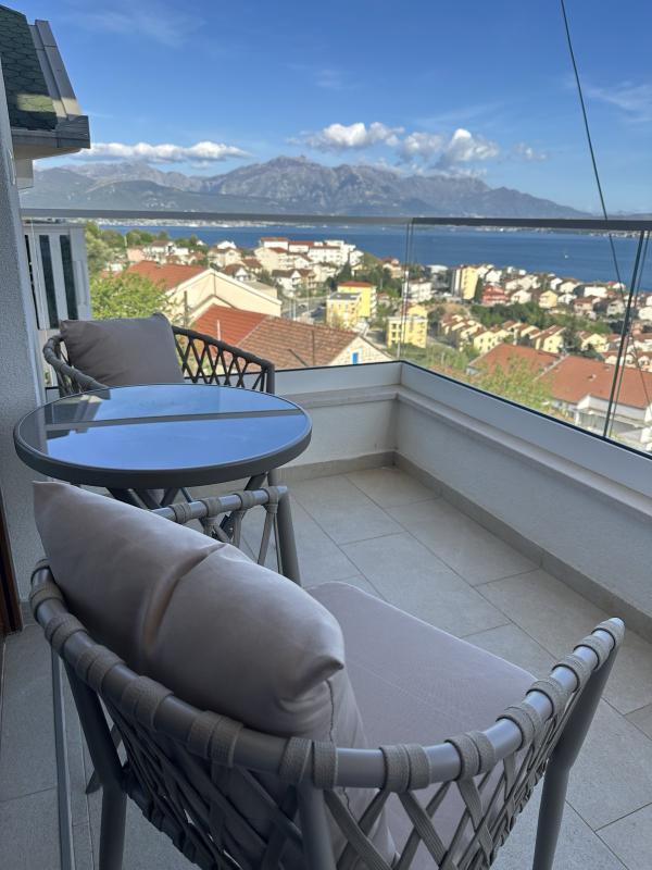 Apartment with sea view for sale in Đenovići.