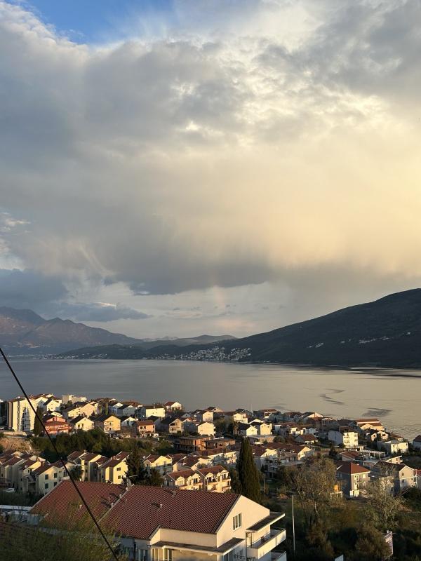 Apartment with sea view for sale in Đenovići.
