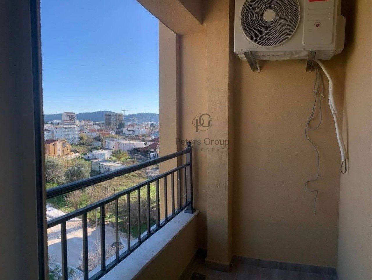 Stan sa dve spavaće sobe na prodaju u novoj zgradi blizu mora u Baru