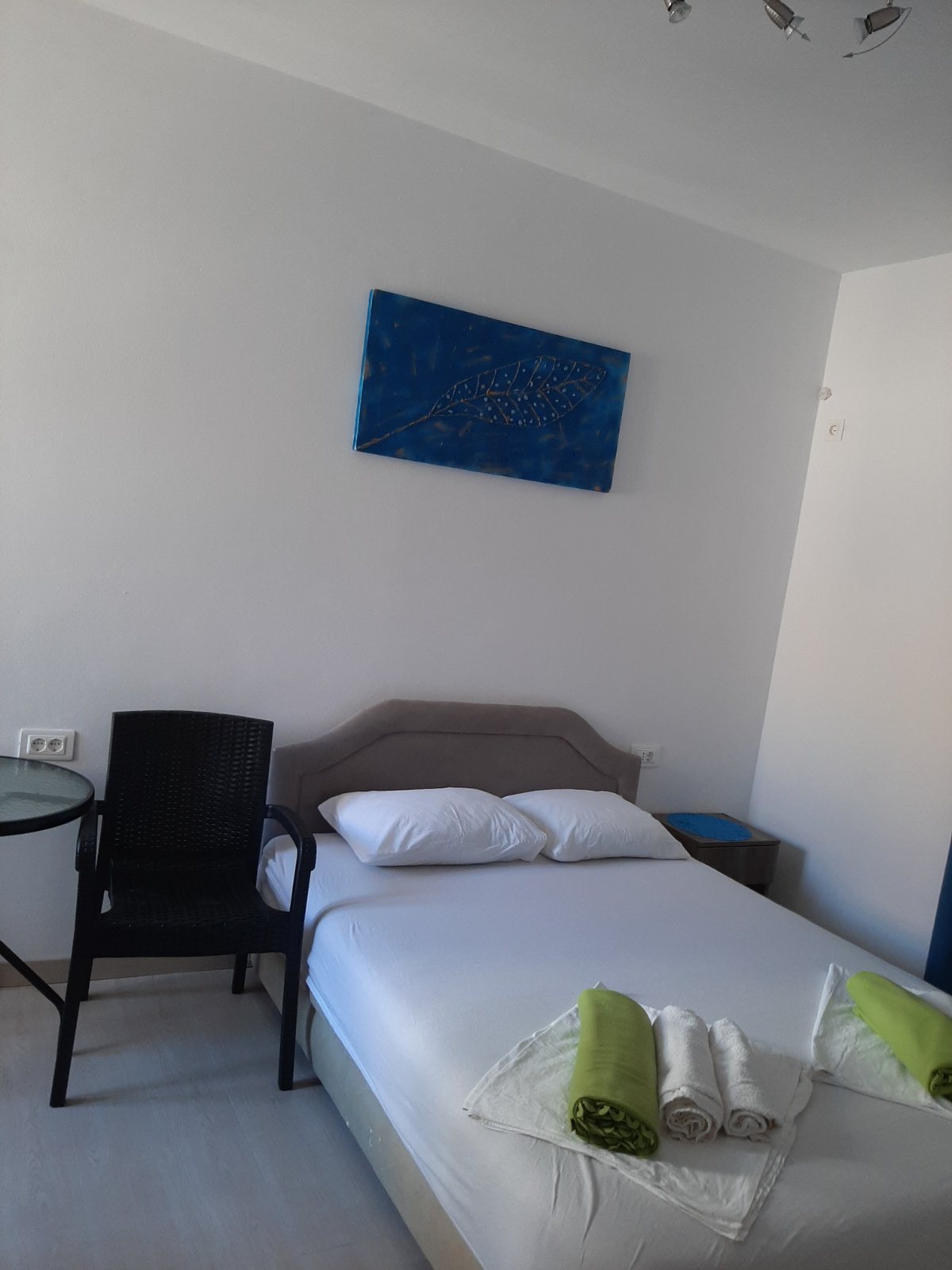 Apartments for rent in Dobro Voda, Barskaya obshtina