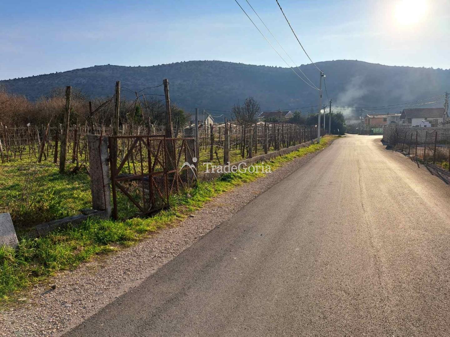 Large flat land plot in Field, Barska Riviera