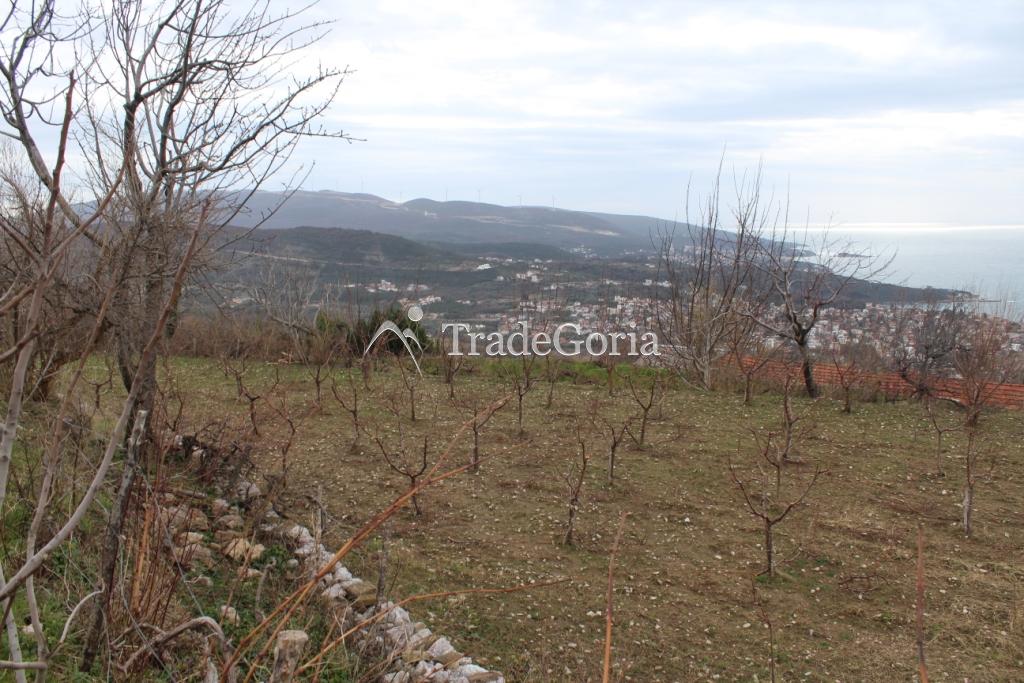 Veliko zemljište sa pogledom na more