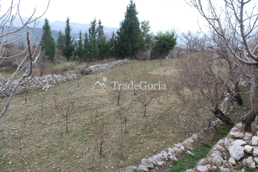 Veliko zemljište sa pogledom na more