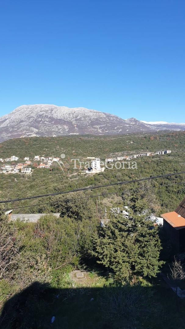 Large urbanized plot in Uteha, Bar