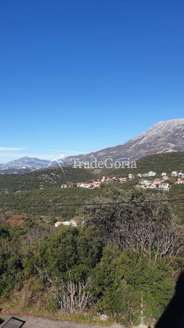 Large urbanized plot in Uteha, Bar