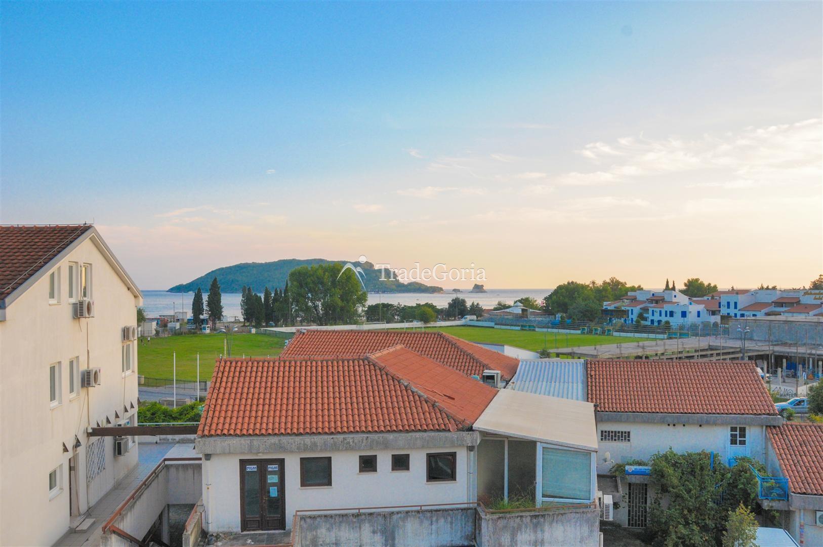 Budva, center - renowned hotel with 24 apartments and rooms