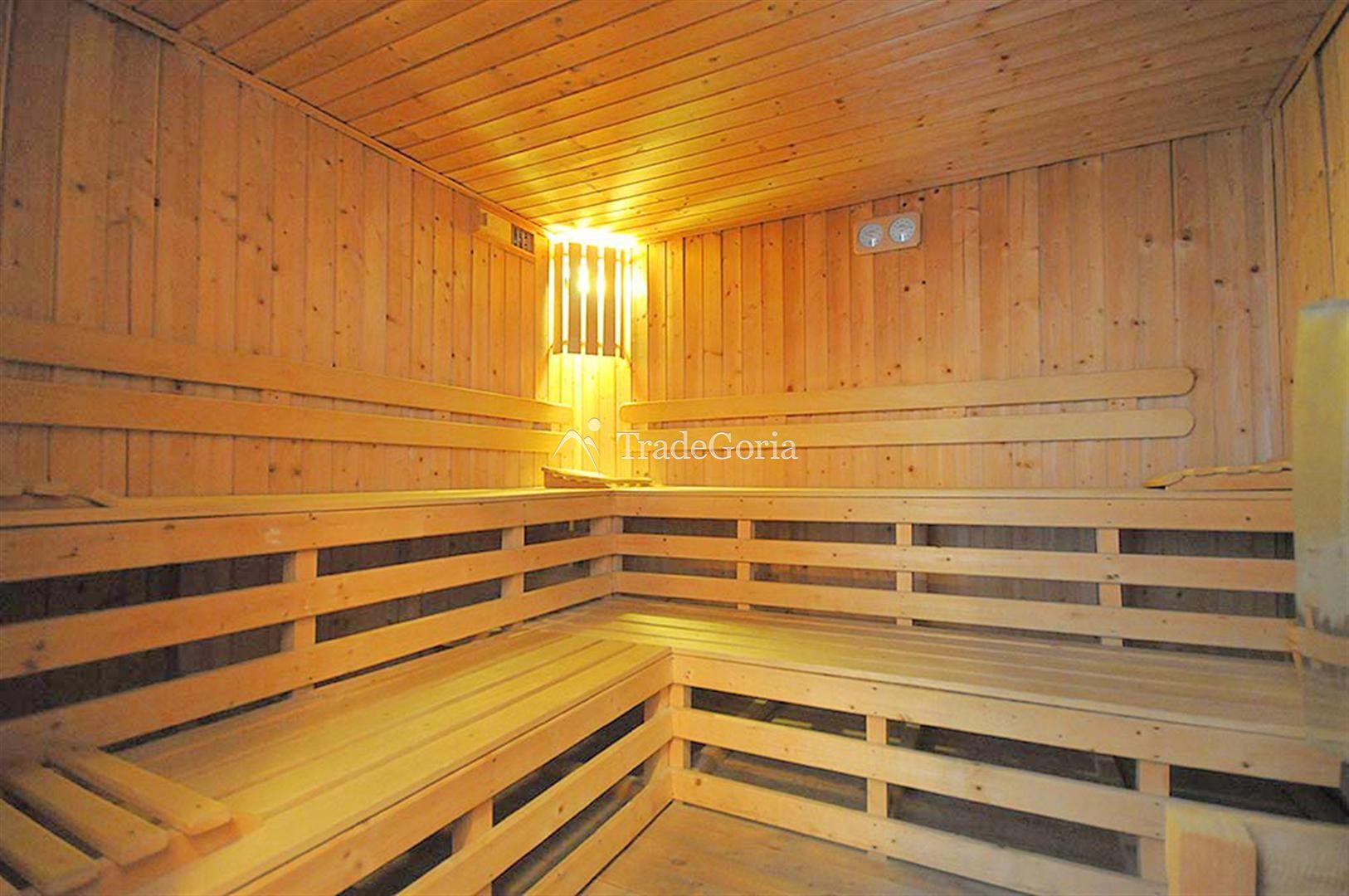 Budva, center - renowned hotel with 24 apartments and rooms