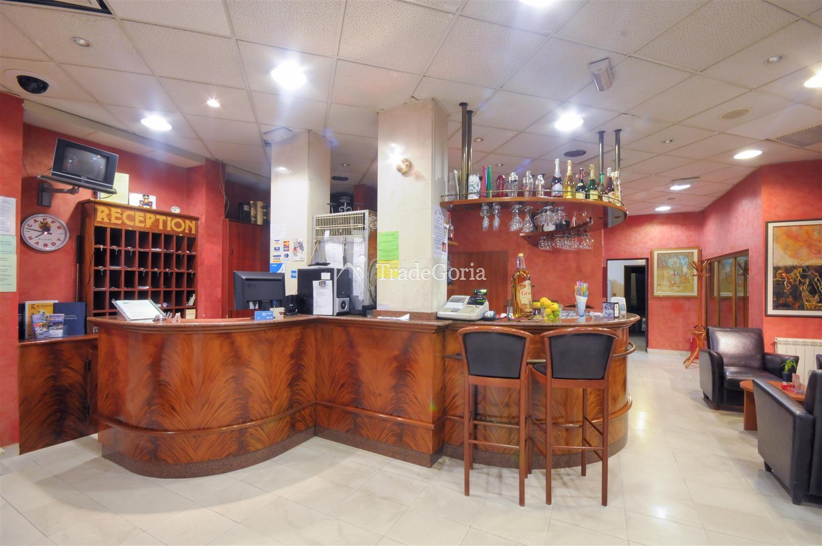 Budva, center - renowned hotel with 24 apartments and rooms