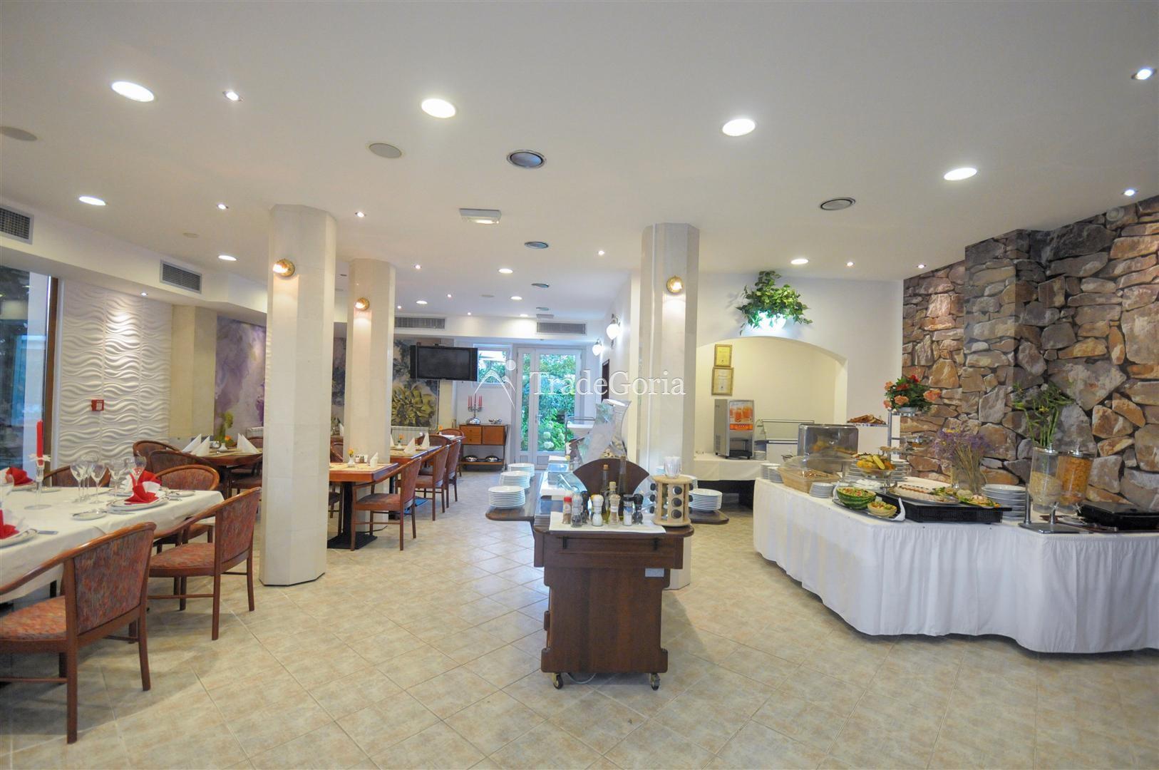 Budva, center - renowned hotel with 24 apartments and rooms