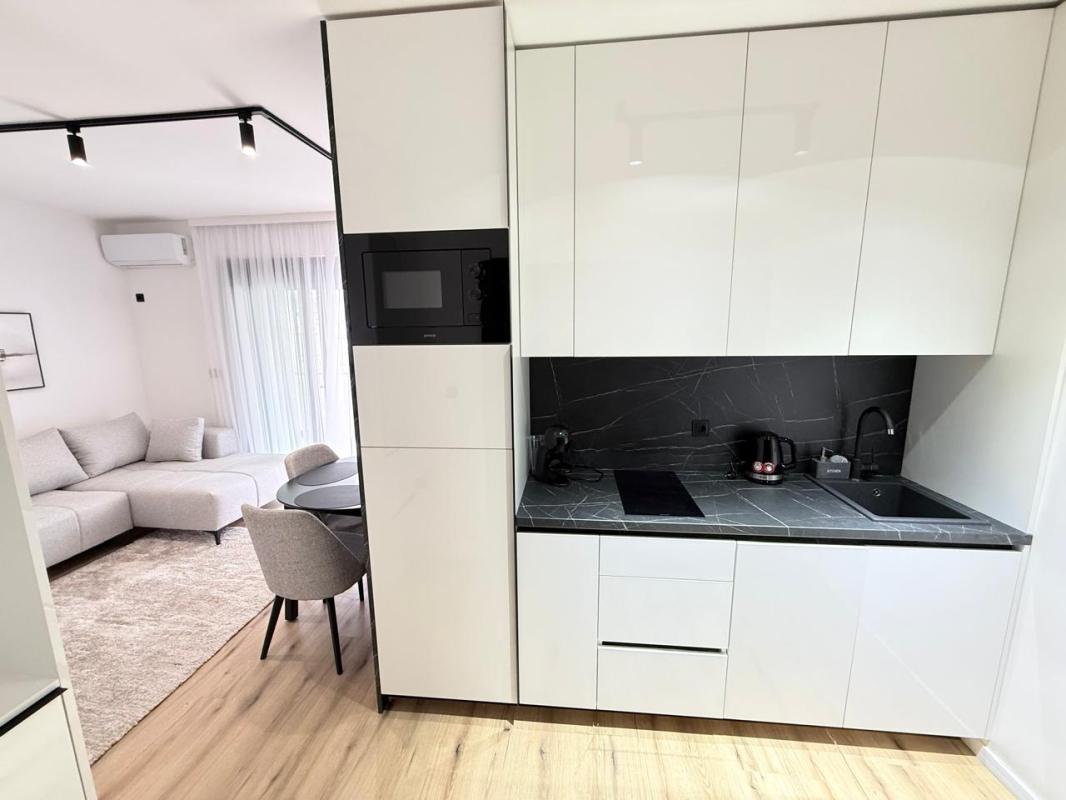 Ušuškan jednosoban stan od 34 m2 u Dobroj Vodi, Bar