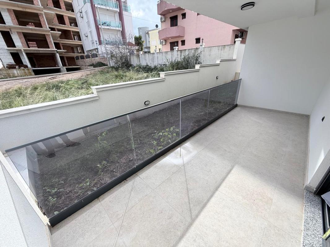 Ušuškan jednosoban stan od 34 m2 u Dobroj Vodi, Bar