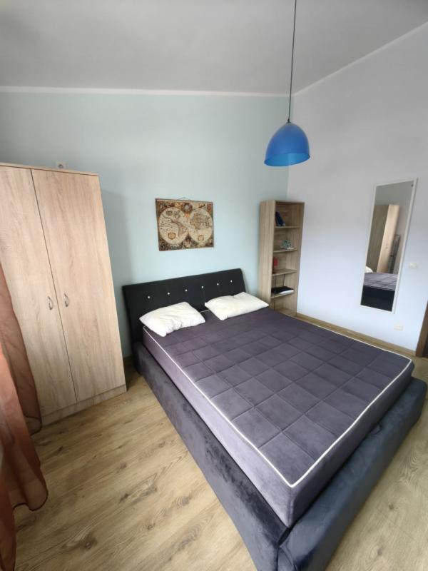 Dnevni najam duplex apartmana sa 2 spavaće sobe od 65 m2 u Sutomoru
