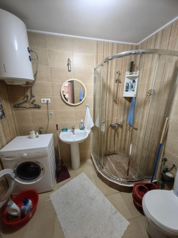 Dnevni najam duplex apartmana sa 2 spavaće sobe od 65 m2 u Sutomoru