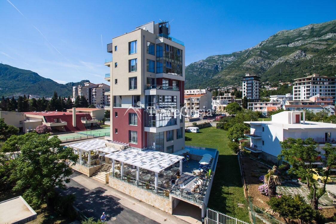 Operating 4* hotel by the sea with its own beach