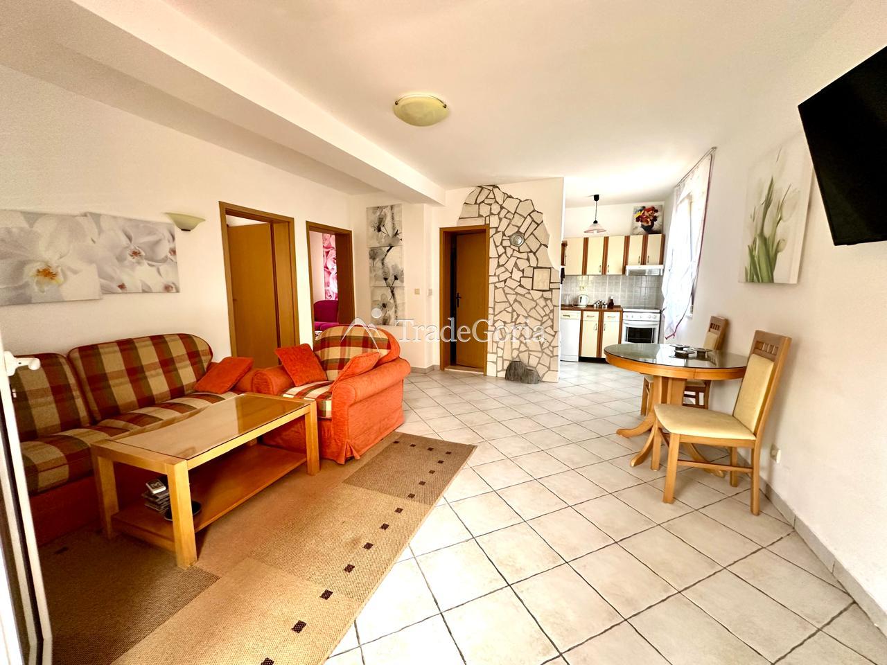 House with a Large Garden in Uteha
