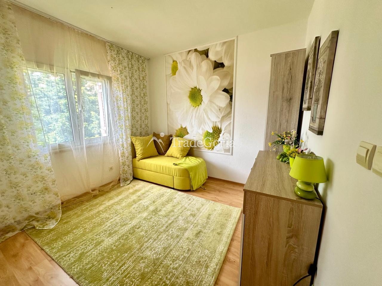 House with a Large Garden in Uteha