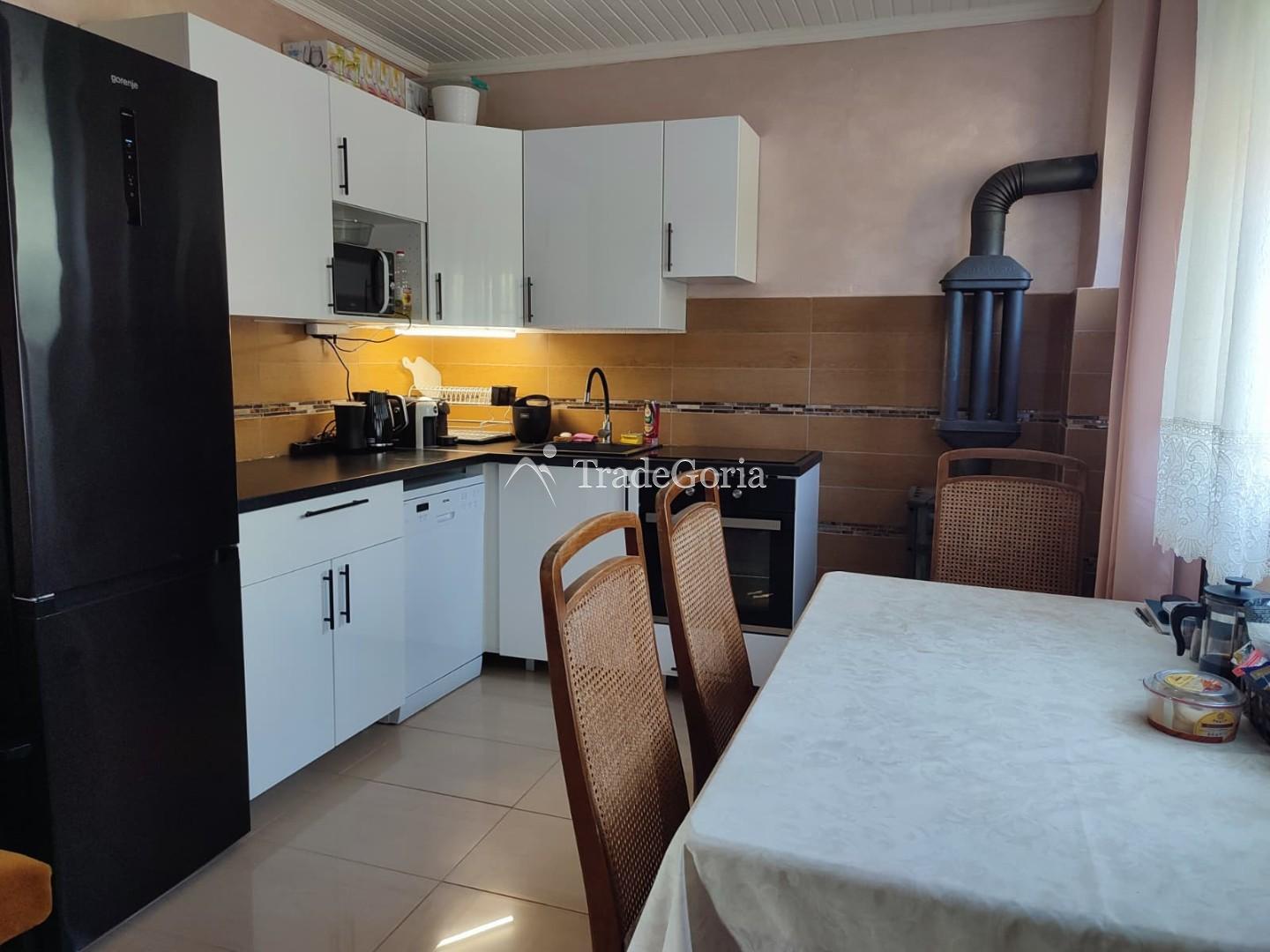 House with Sea View in Bar with Beautiful Garden
