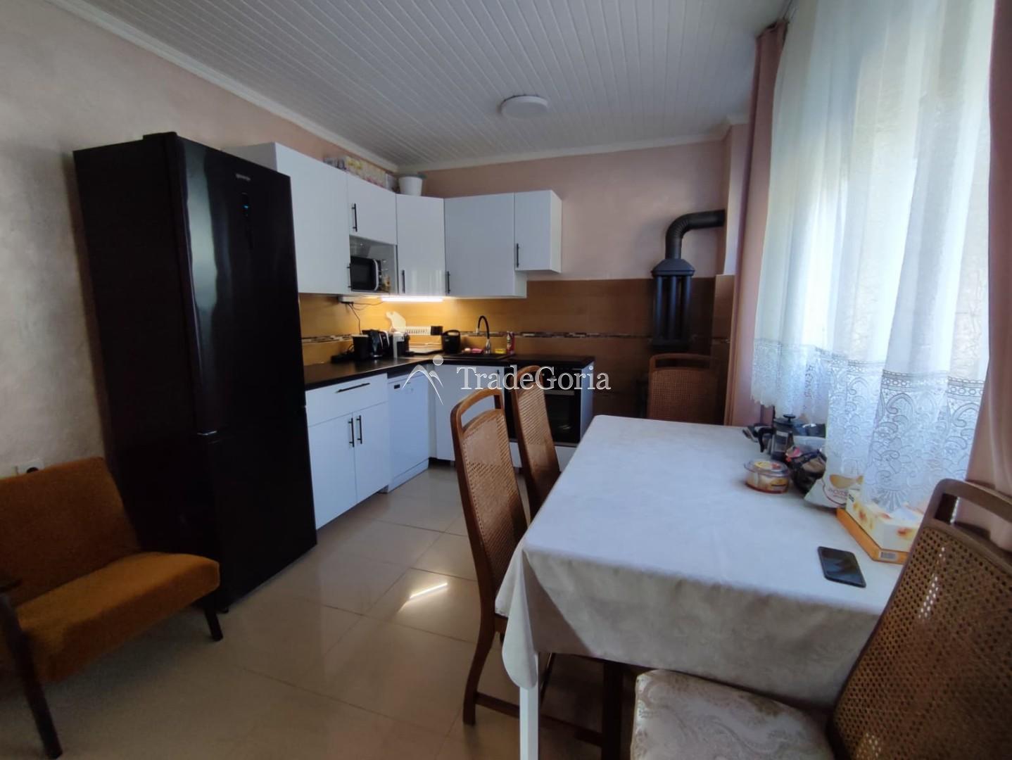 House with Sea View in Bar with Beautiful Garden