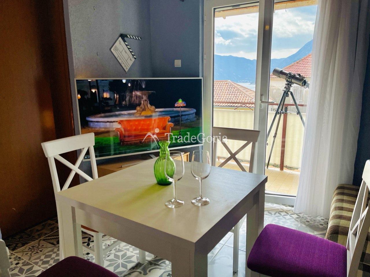 House with Sea View in the Center of Historic Town of Risan