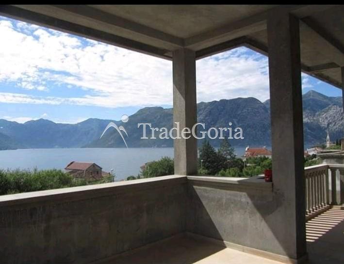 Haus in Dobrota, Kotor