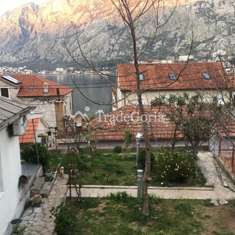 Haus in Perast, an der zweiten Reihe vom Meer, Kotor