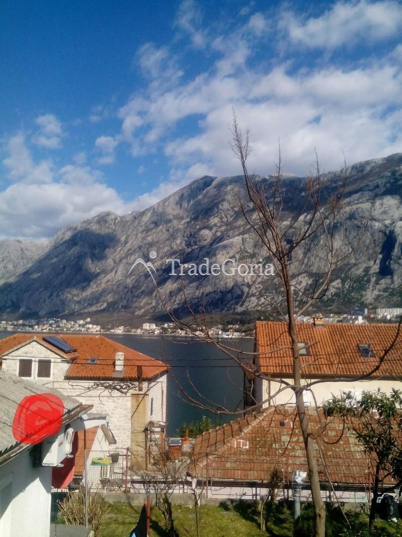 Haus in Perast, an der zweiten Reihe vom Meer, Kotor