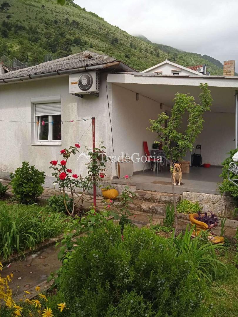 Haus in Perast, an der zweiten Reihe vom Meer, Kotor