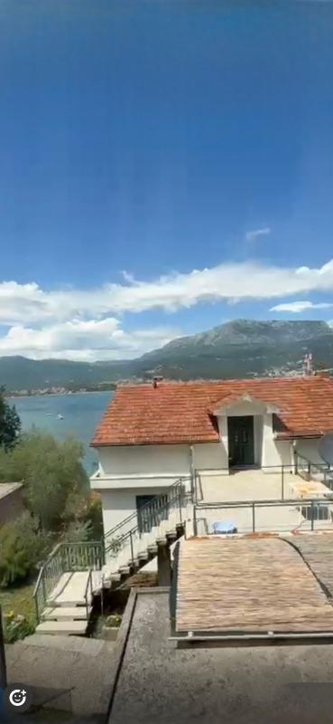 Duplex-Apartment in erster Meereslinie, Herceg-Novi, Njivice