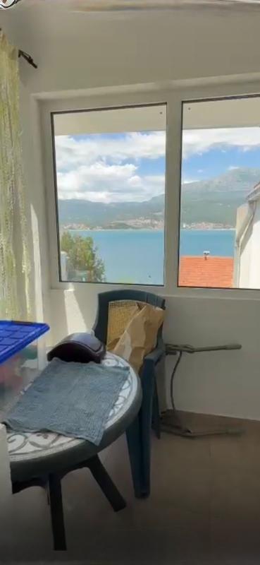 Duplex-Apartment in erster Meereslinie, Herceg-Novi, Njivice