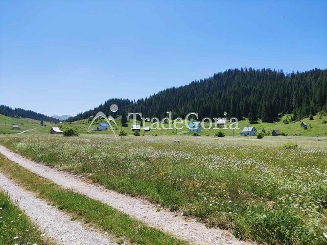 Two land plots in Zhabljak