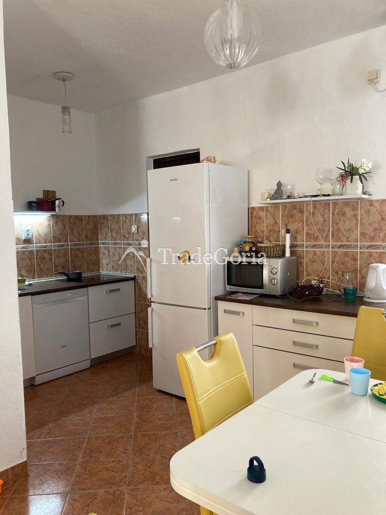 Dvosedašna kuća pored mora, Dobra Voda, Barska opština