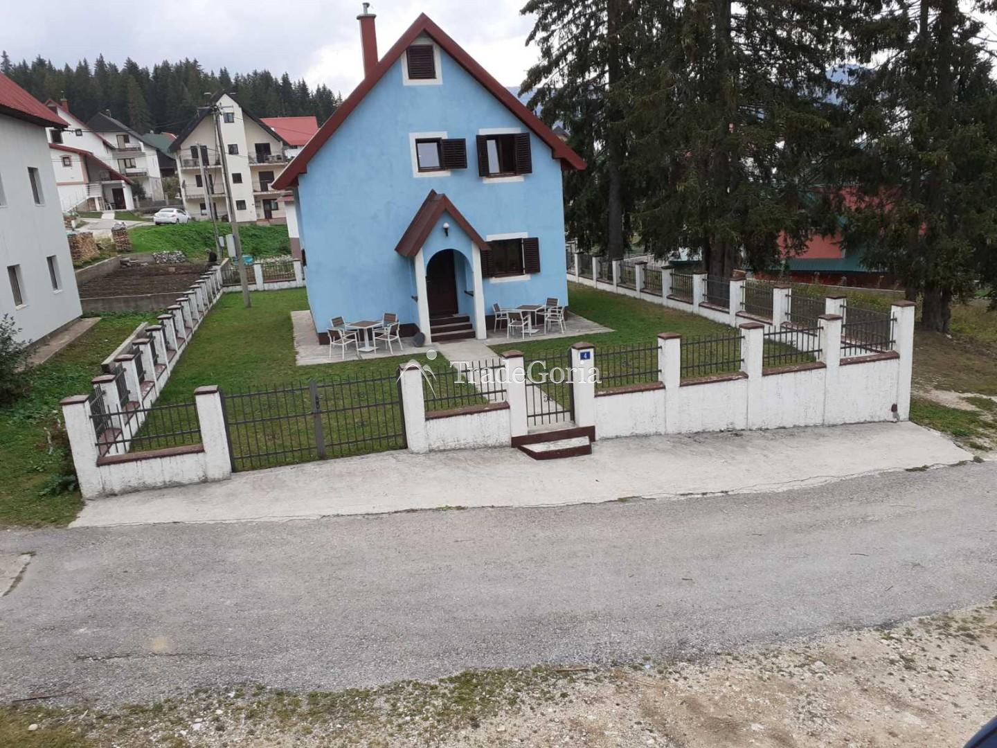 Two-storey house with attic in the heart of Zabljak