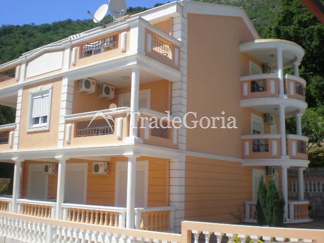 Exclusive villa in Petrovac, Budva Riviera, excellent quiet location.
