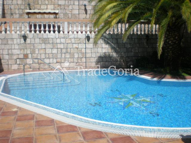 Exclusive villa in Petrovac, Budva Riviera, excellent quiet location.