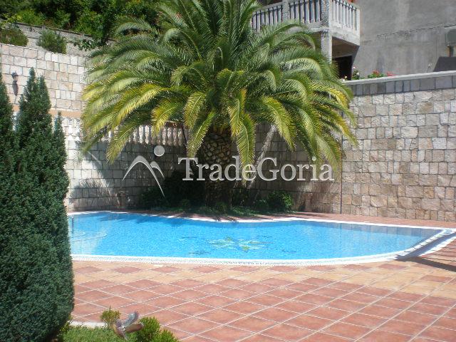 Exclusive villa in Petrovac, Budva Riviera, excellent quiet location.