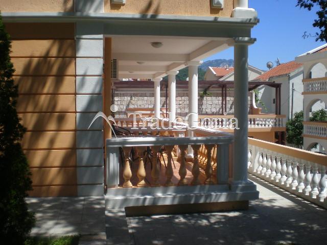 Exclusive villa in Petrovac, Budva Riviera, excellent quiet location.