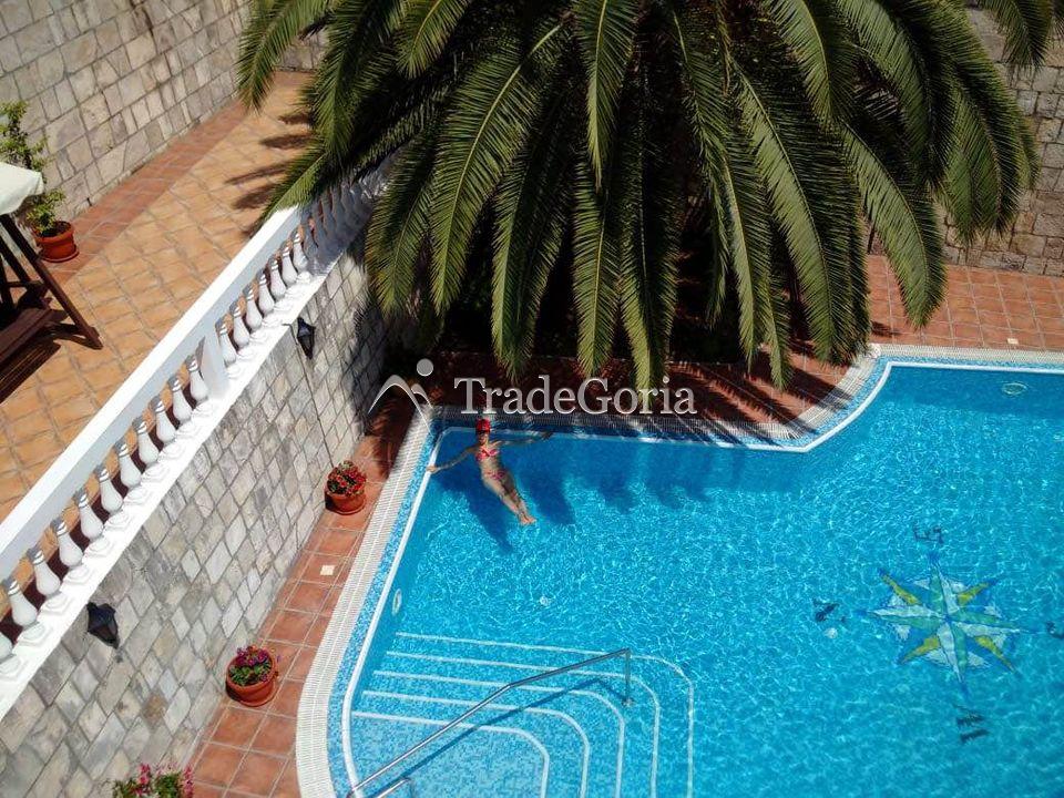 Exclusive villa in Petrovac, Budva Riviera, excellent quiet location.