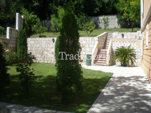 Exclusive villa in Petrovac, Budva Riviera, excellent quiet location.